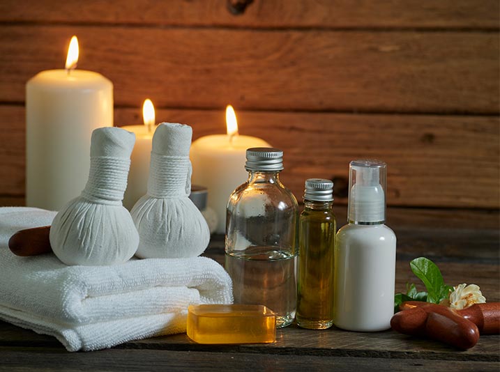 Velas, toallas, saquitos de hierbas y aceites